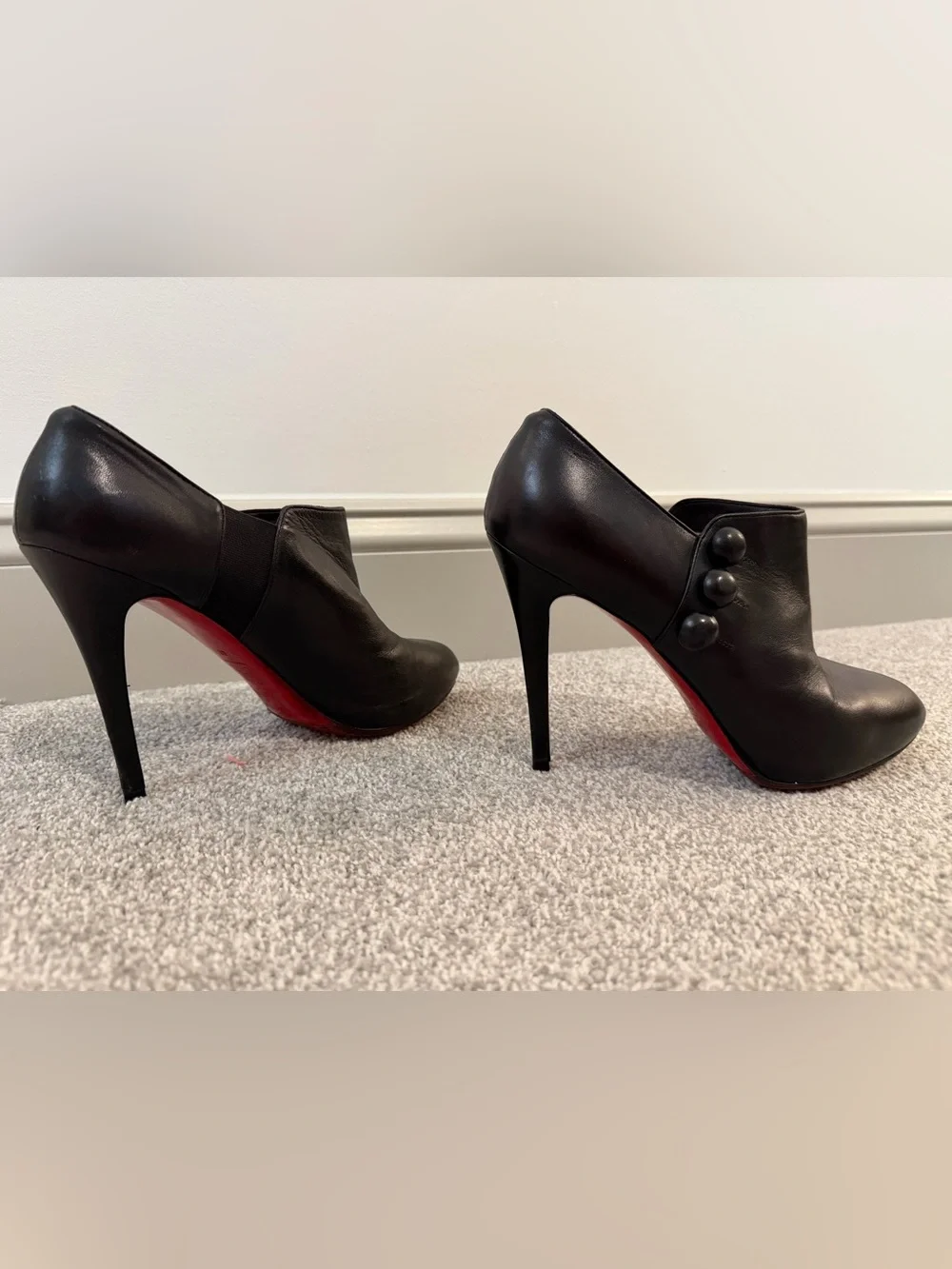 Christian Louboutin US 9-9.5/EU 41 RESOLED Ankle Booties w/ Buttons - Picture 5 of 9